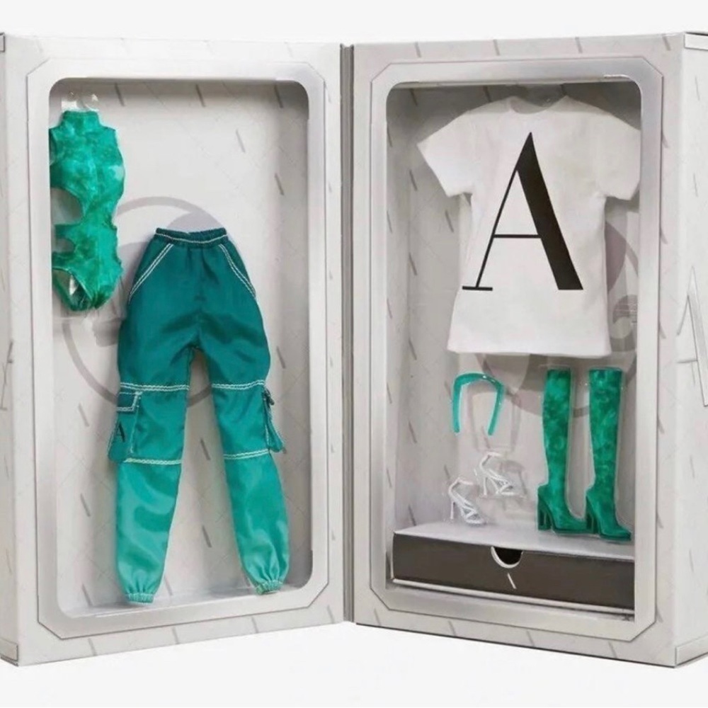 SPECIAL EDITION Barbie X Aleali May